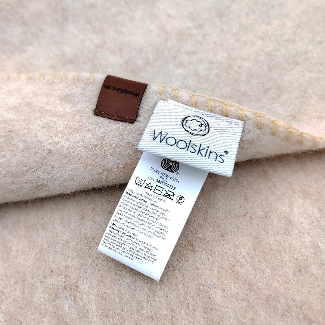 Wickeldecke aus Wolle für Babys mit Kapuze I Felted