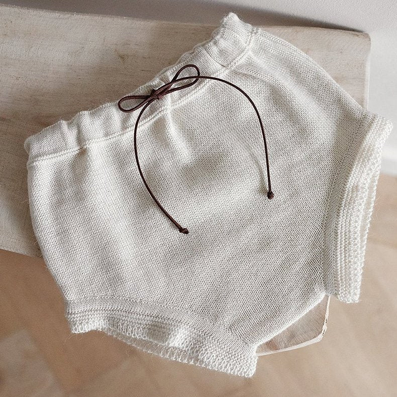 Strikket baby-bloomer i alpacauld & bomuld