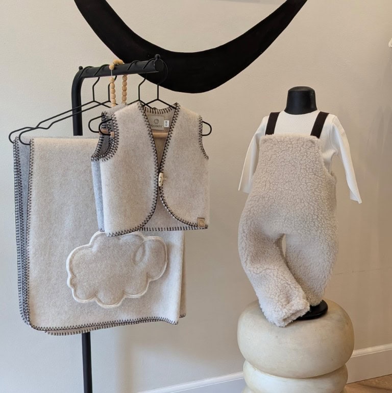 Overall & hängselbyxor i ull för baby | Teddy