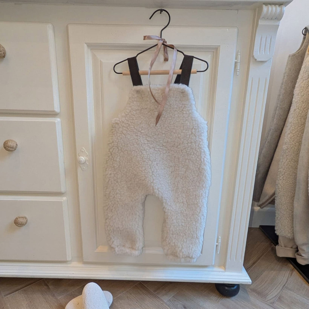 Overall & hängselbyxor i ull för baby | Teddy