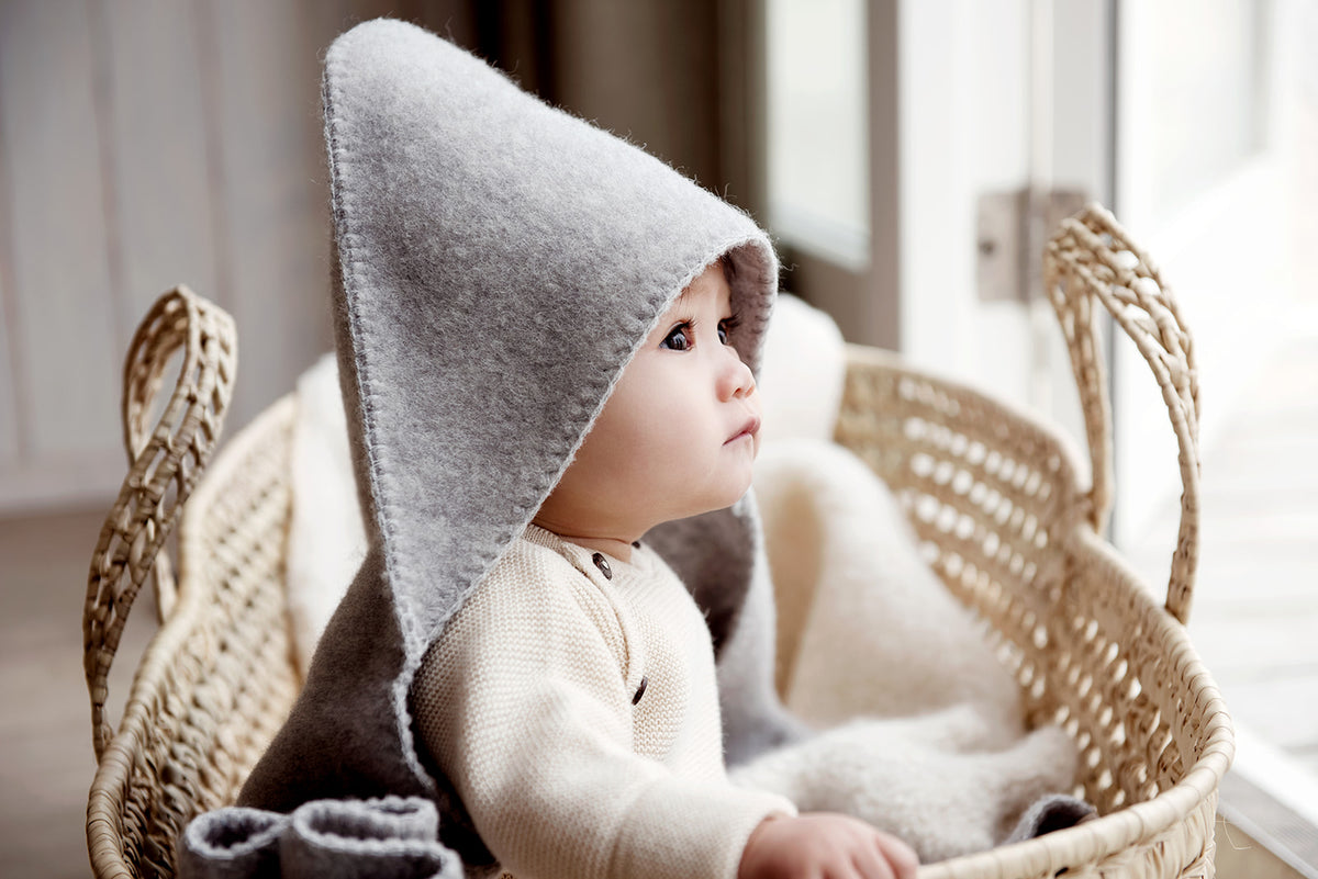 Wickeldecke aus Wolle für Babys mit Kapuze I Felted