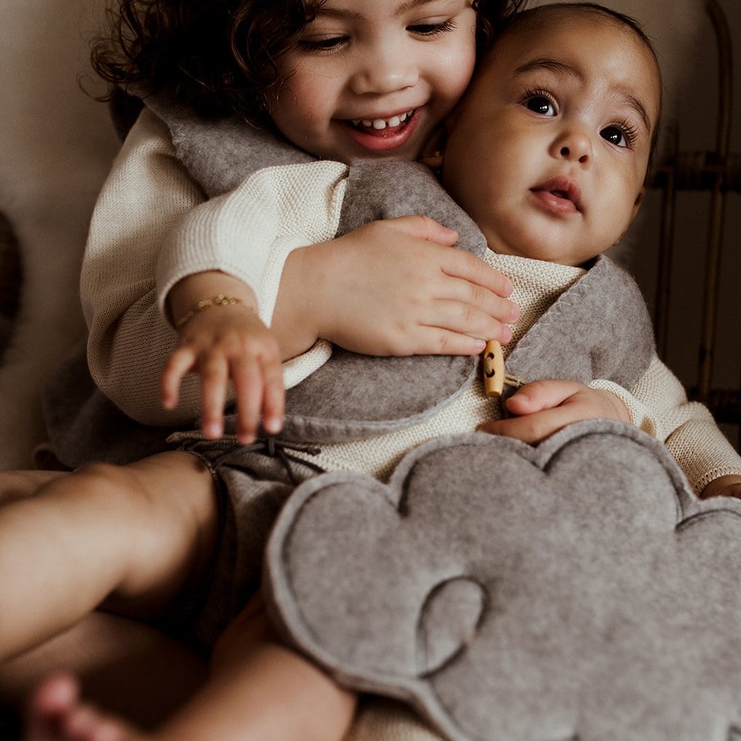 Doudou attache-tétine et doudou en laine pour bébé