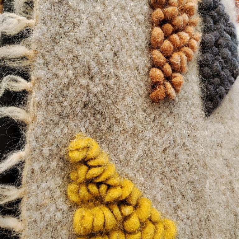 Uldtæppe til børneværelse – Håndknyttet | Woolskins